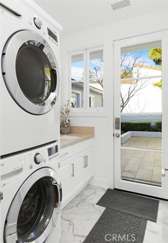 21 Lochmoor, Newport Beach, CA 92660