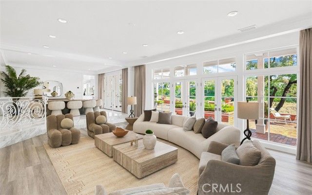 21 Lochmoor, Newport Beach, CA 92660