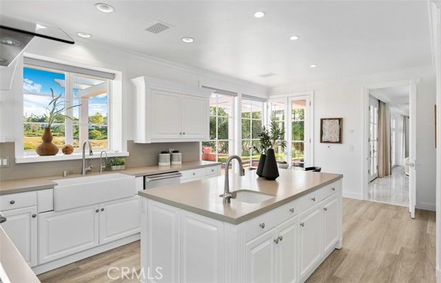 21 Lochmoor, Newport Beach, CA 92660