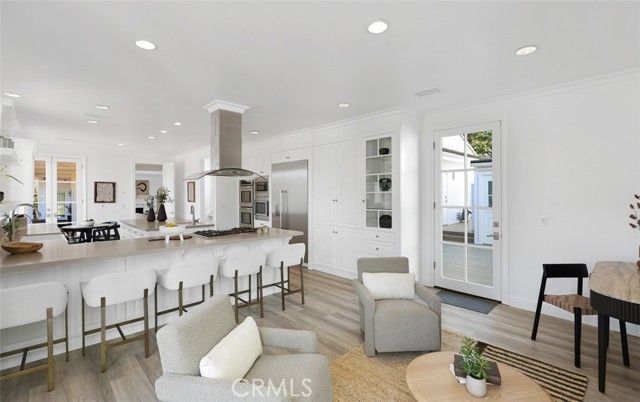 21 Lochmoor, Newport Beach, CA 92660