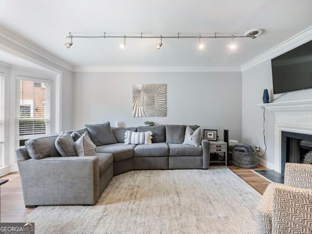 81 Mount Vernon Circle, Sandy Springs, GA 30338