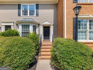 81 Mount Vernon Circle, Sandy Springs, GA 30338
