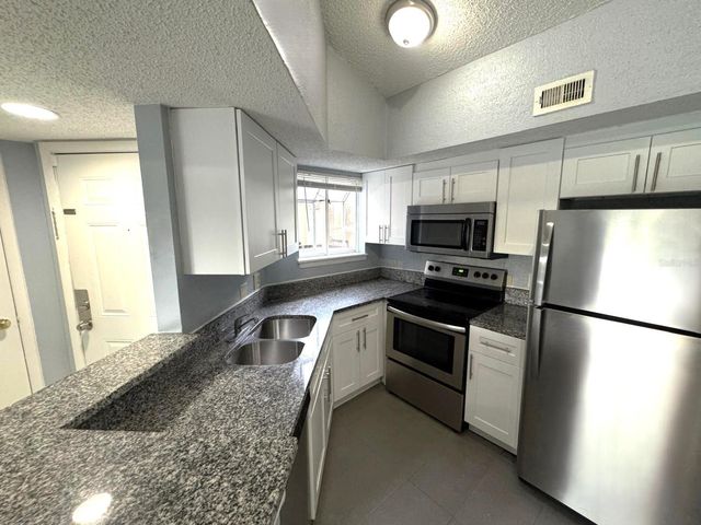 1924 LAKE ATRIUMS CIRCLE 56, Orlando, FL 32839