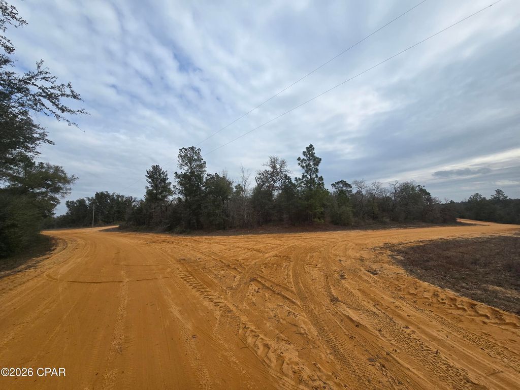 000 Pembroke, Alford, FL 32420