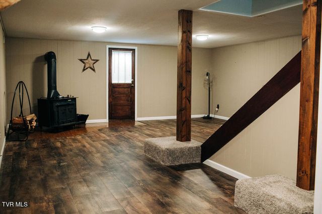 213 Cherry Lane, Bluff City, TN 37618
