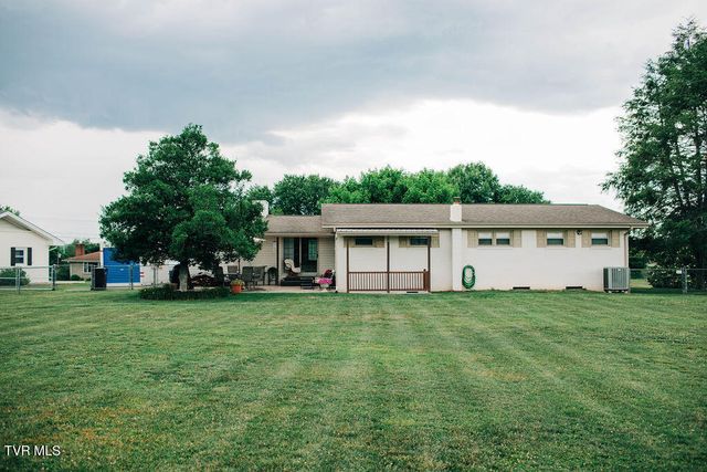 213 Cherry Lane, Bluff City, TN 37618