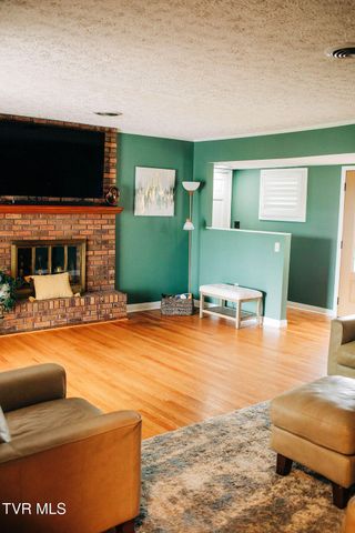 213 Cherry Lane, Bluff City, TN 37618