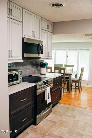 213 Cherry Lane, Bluff City, TN 37618