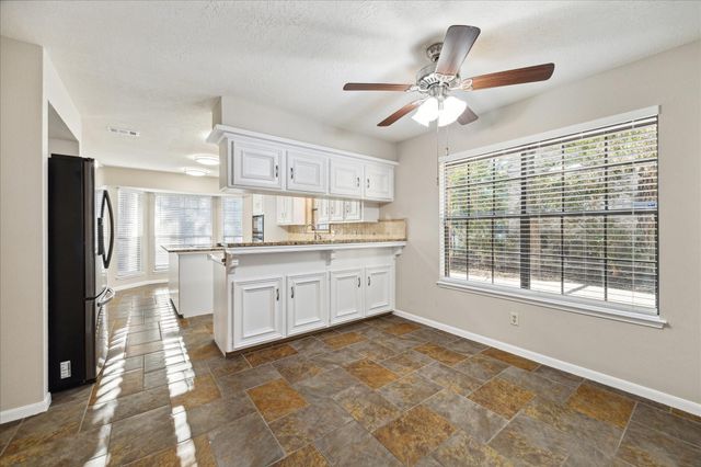 4 Falling Star Road, The Woodlands, TX 77381