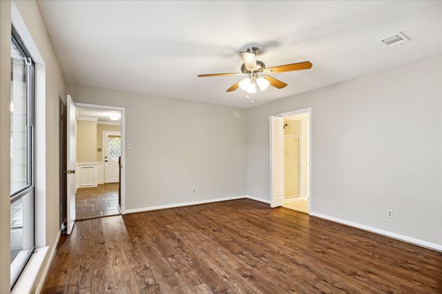 4 Falling Star Road, The Woodlands, TX 77381