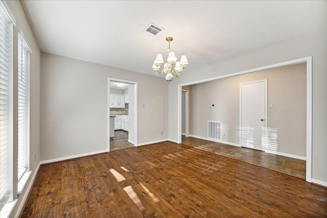 4 Falling Star Road, The Woodlands, TX 77381