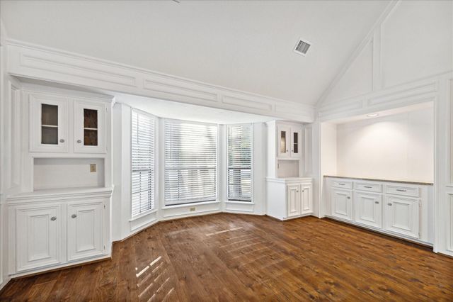 4 Falling Star Road, The Woodlands, TX 77381