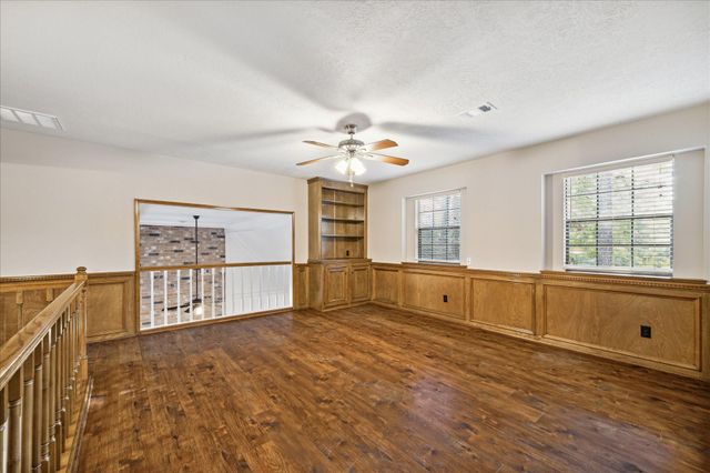 4 Falling Star Road, The Woodlands, TX 77381