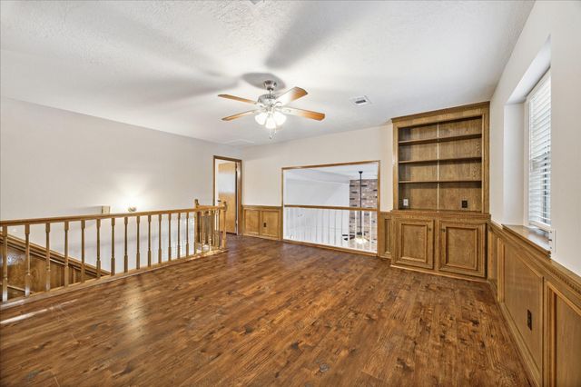 4 Falling Star Road, The Woodlands, TX 77381