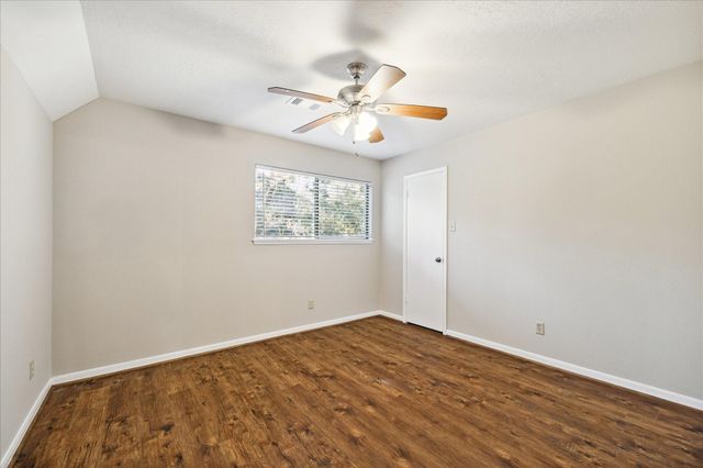 4 Falling Star Road, The Woodlands, TX 77381