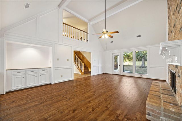 4 Falling Star Road, The Woodlands, TX 77381