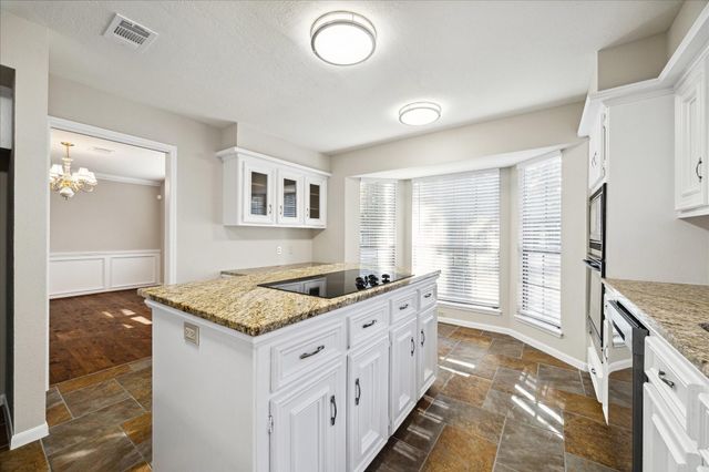 4 Falling Star Road, The Woodlands, TX 77381