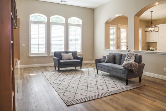 1813 N Ryan Avenue, Clovis, CA 93619