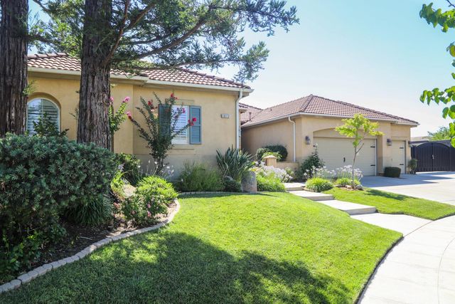 1813 N Ryan Avenue, Clovis, CA 93619