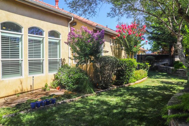1813 N Ryan Avenue, Clovis, CA 93619