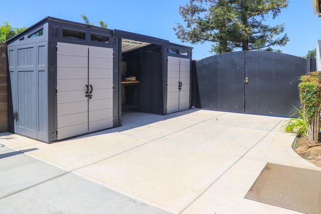 1813 N Ryan Avenue, Clovis, CA 93619