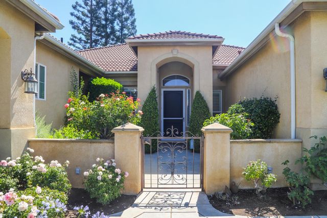 1813 N Ryan Avenue, Clovis, CA 93619
