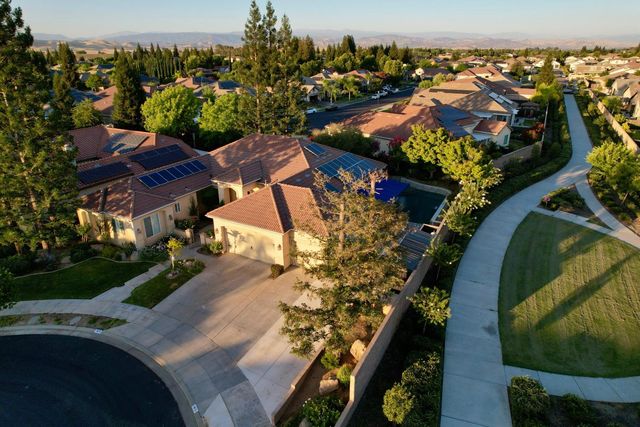 1813 N Ryan Avenue, Clovis, CA 93619