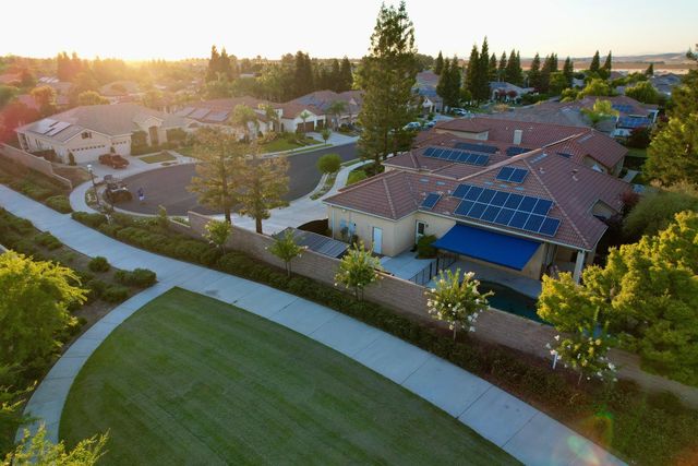 1813 N Ryan Avenue, Clovis, CA 93619