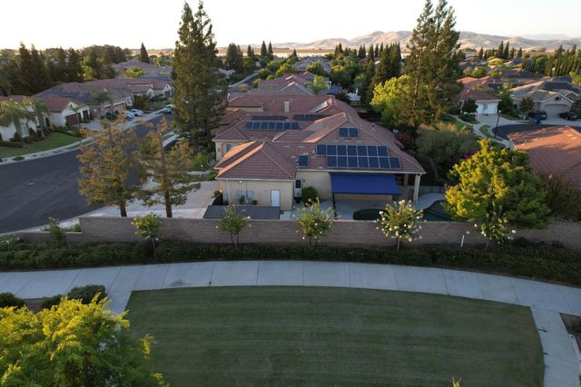 1813 N Ryan Avenue, Clovis, CA 93619