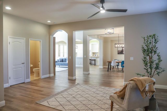 1813 N Ryan Avenue, Clovis, CA 93619