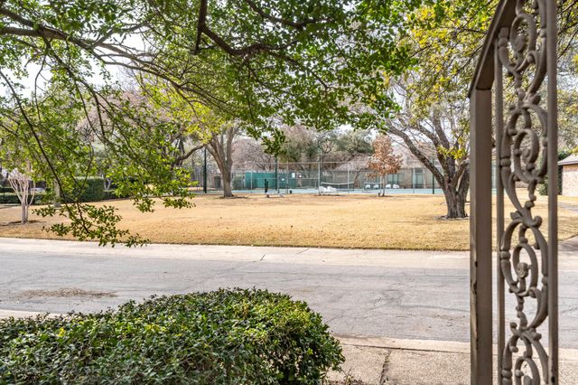 12616 Sunlight Drive, Dallas, TX 75230