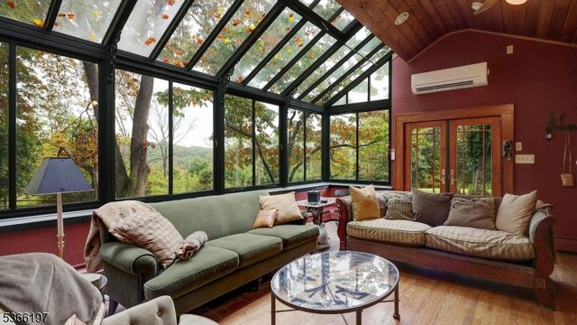 35 Woodledge Rd, Watchung Boro, NJ 07069