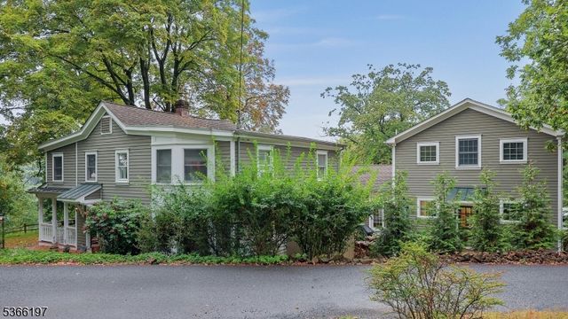 35 Woodledge Rd, Watchung Boro, NJ 07069