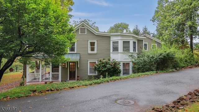 35 Woodledge Rd, Watchung Boro, NJ 07069