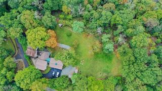 35 Woodledge Rd, Watchung Boro, NJ 07069