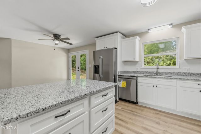 210 Lynn Avenue, Greeneville, TN 37743