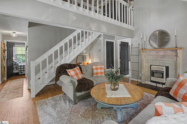 210 Fairway Forest Vw, Fountain Inn, SC 29644