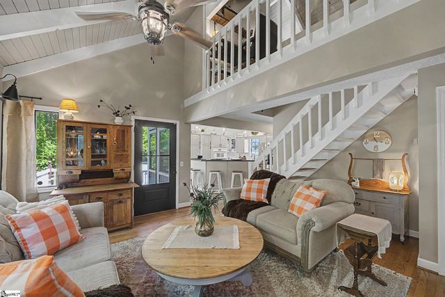 210 Fairway Forest Vw, Fountain Inn, SC 29644