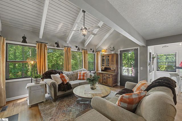 210 Fairway Forest Vw, Fountain Inn, SC 29644