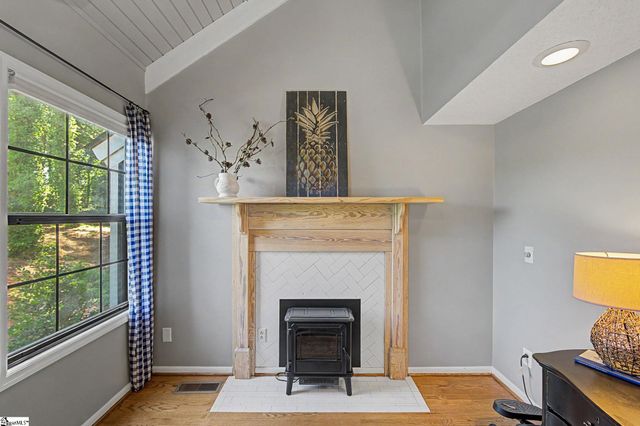 210 Fairway Forest Vw, Fountain Inn, SC 29644