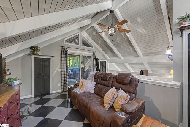 210 Fairway Forest Vw, Fountain Inn, SC 29644