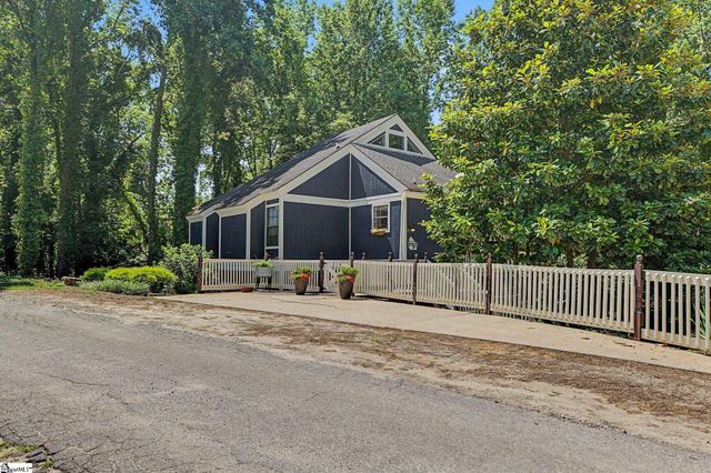 210 Fairway Forest Vw, Fountain Inn, SC 29644