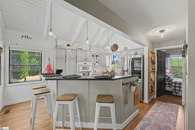 210 Fairway Forest Vw, Fountain Inn, SC 29644