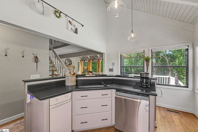 210 Fairway Forest Vw, Fountain Inn, SC 29644