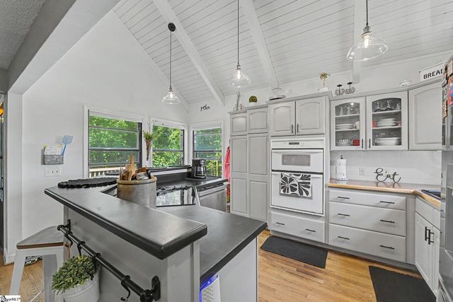 210 Fairway Forest Vw, Fountain Inn, SC 29644