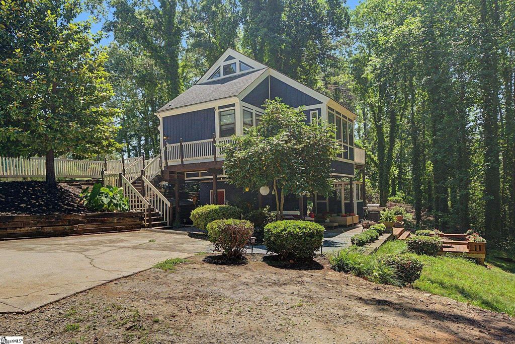 210 Fairway Forest Vw, Fountain Inn, SC 29644