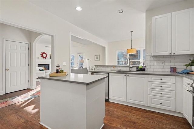 2113 Adams Overlook NW, Atlanta, GA 30318