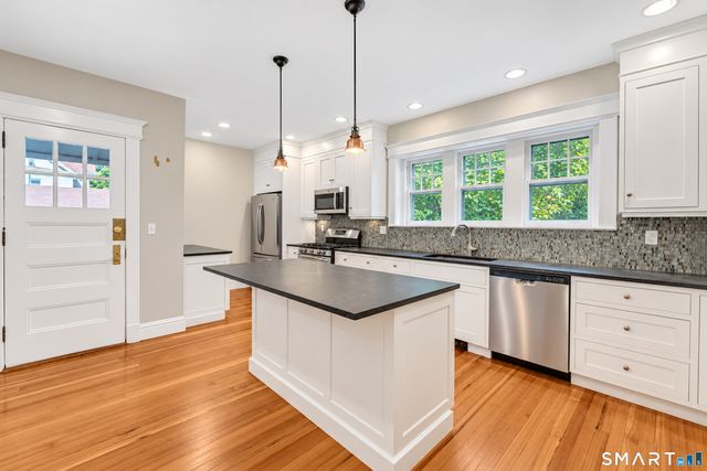 352 McKinley Avenue, New Haven, CT 06405
