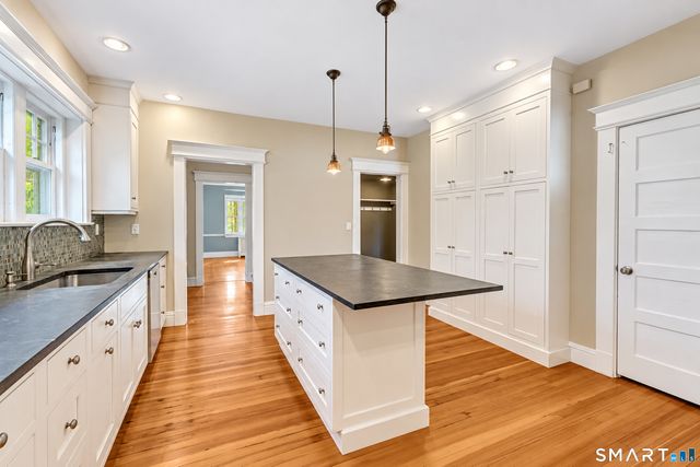 352 McKinley Avenue, New Haven, CT 06405
