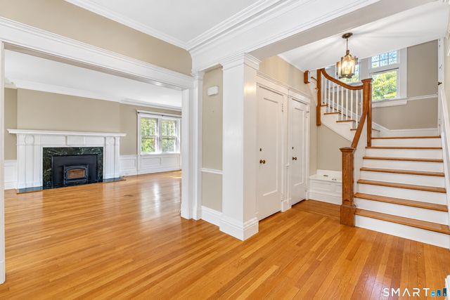 352 McKinley Avenue, New Haven, CT 06405